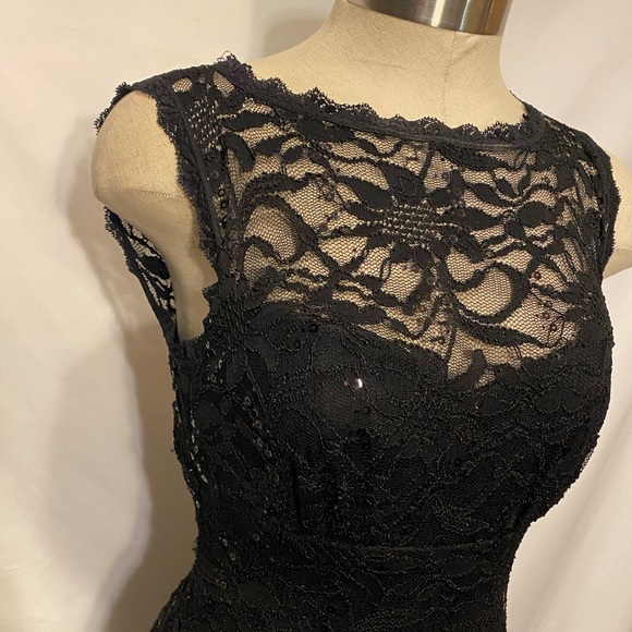 Knee high black sequin backless dress - Picture 2 of 9